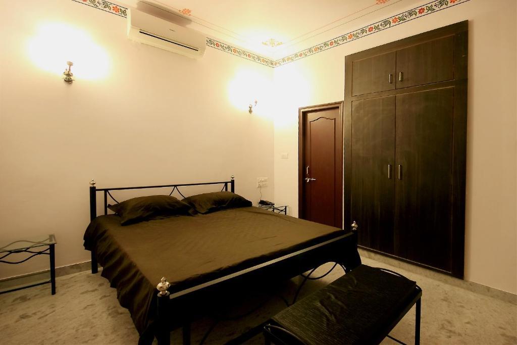 Hotel Devi Palace Udaipur Bagian luar foto